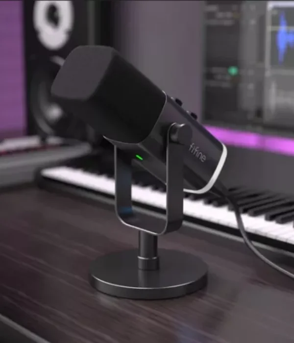 Microfone Fifine XLR AM8 Dinâmico Cardioide cor preto